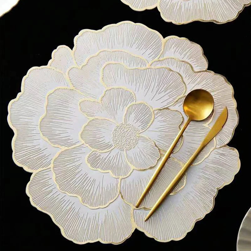 Goldfarbener PVC-Blumen-Tischuntersetzer – Elegante hitzebeständige Tischdeko für Esstisch