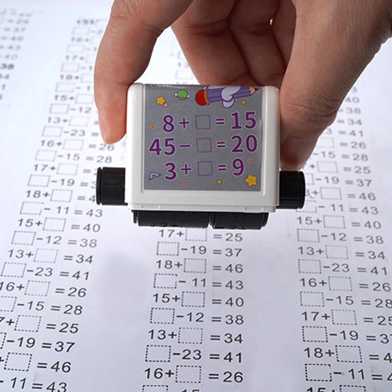 2-in-1 Mathe-Lernstempel für Kinder – Addieren & Subtrahieren mit Rollendesign
