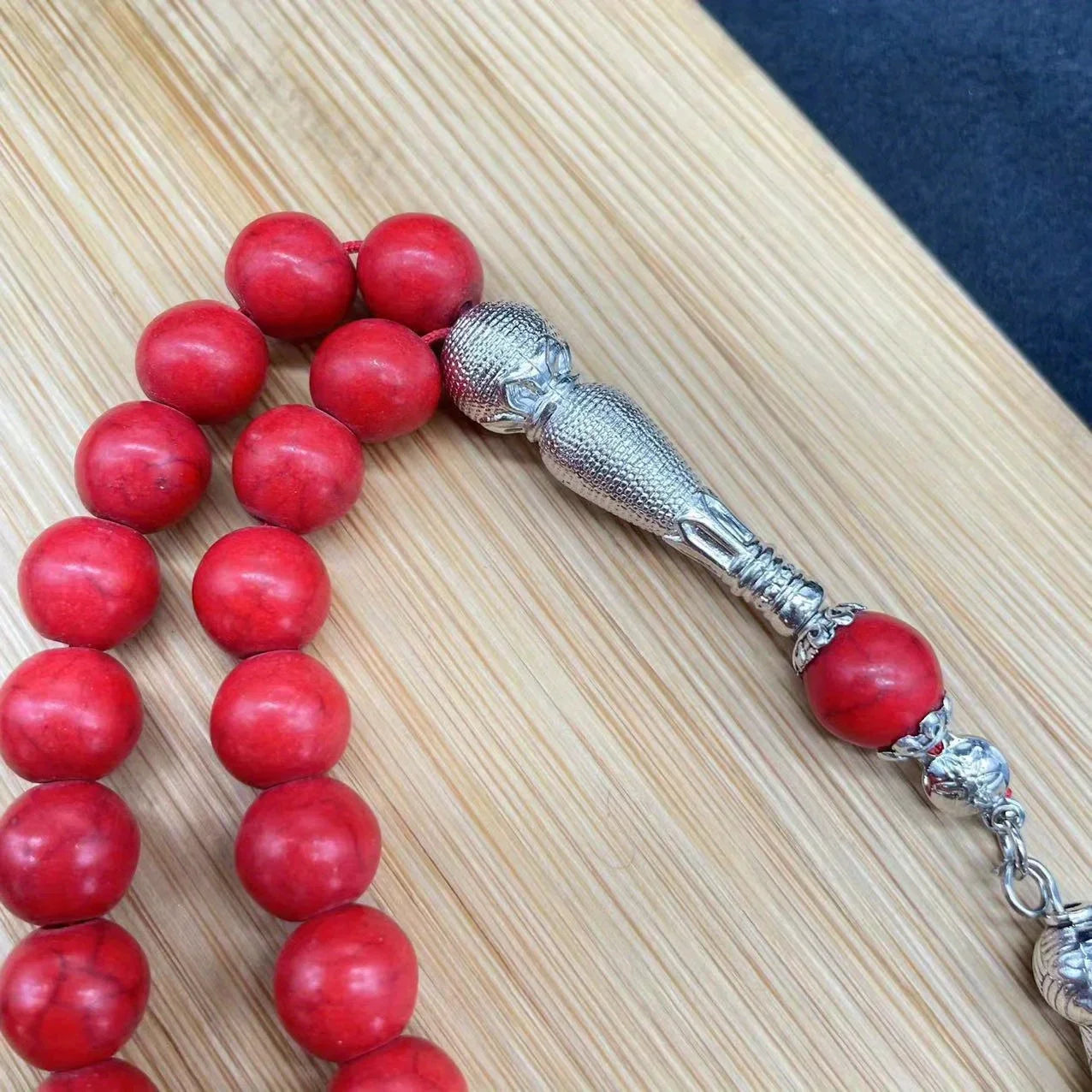 Islamischer Gebetsrosenkranz – Handgefertigte Harzperlen mit Quasten, Türkisfarben, Tasbih mit 33 Perlen