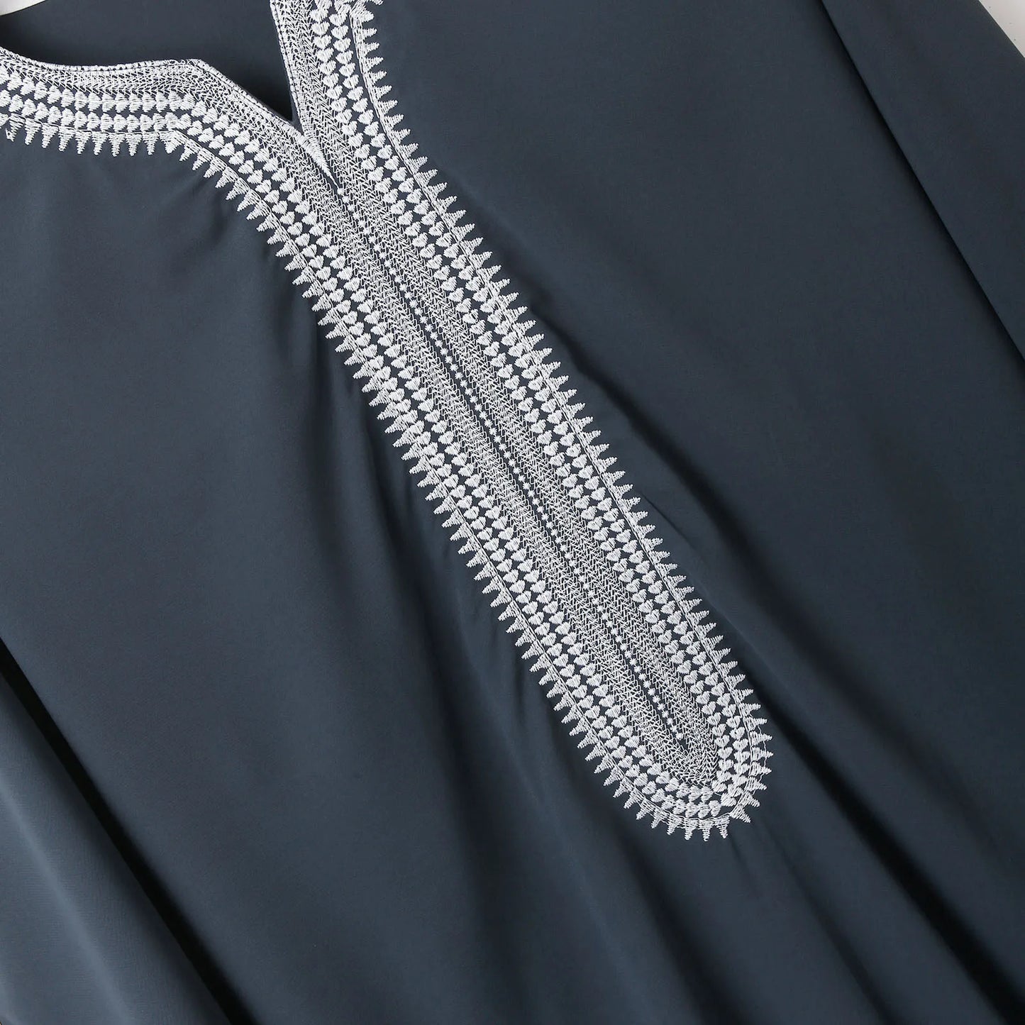 Herren Kaftan mit Stickerei – Locker geschnitten, kurzärmlig, atmungsaktiv – Traditionelles marokkanisches Design