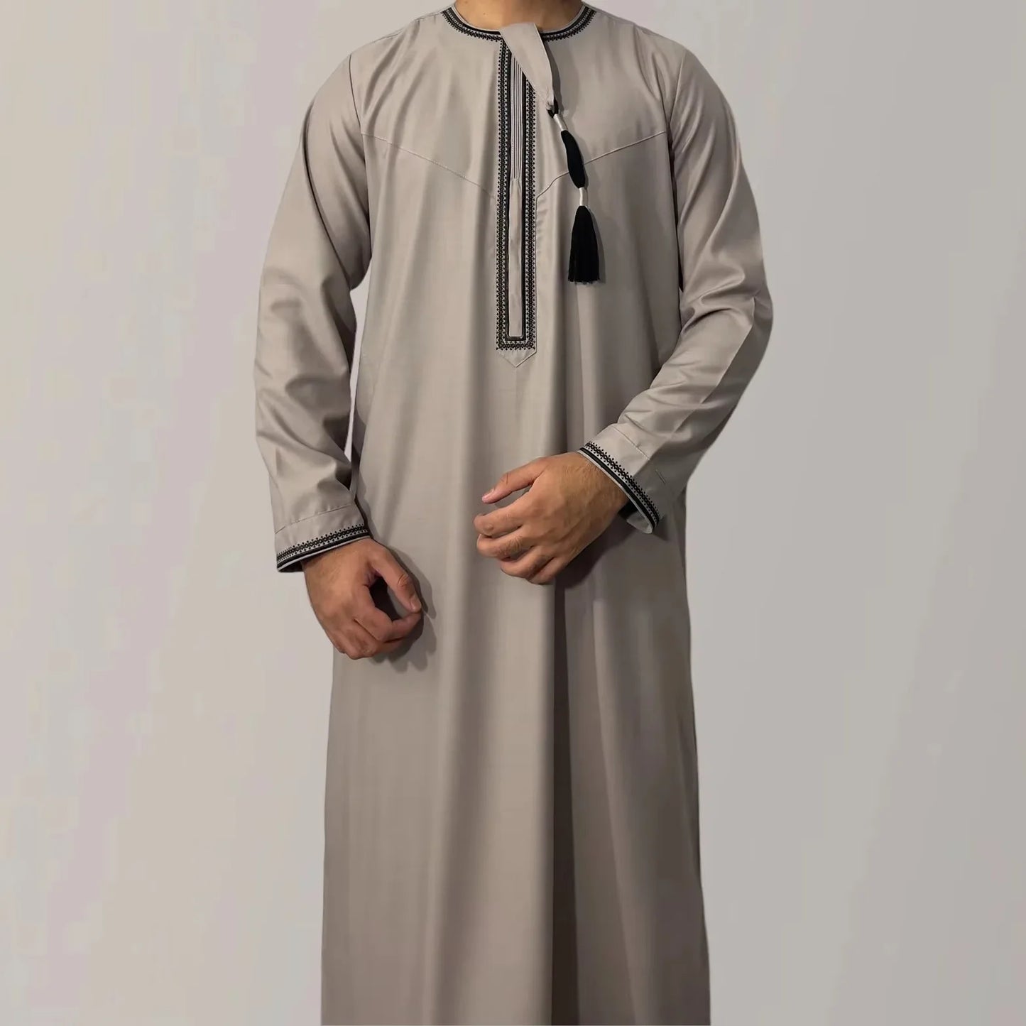 Klassische Marokkanische Herren-Djellaba mit Stickerei – In 6 Farben und Größen 52–62