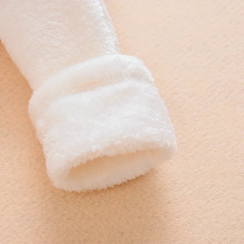 Baby Strampler mit Bärenkapuze – Flauschiger Winter-Overall für Jungen & Mädchen