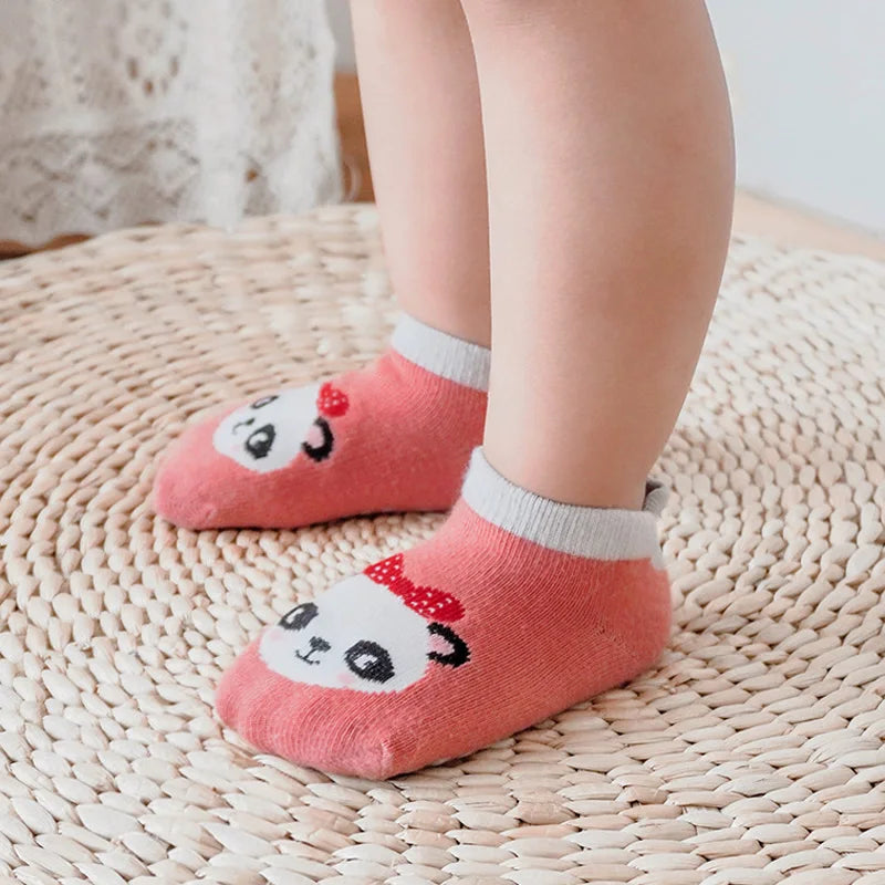 6 Paar Kinder-Baumwollsocken – Süße rutschfeste Bodensocken mit Cartoon-Tiermotiv, atmungsaktiv & bequem für Babys