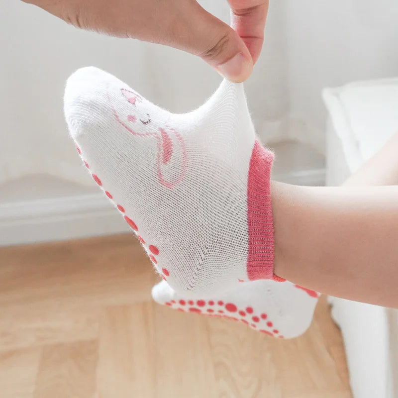 6 Paar Kinder-Baumwollsocken – Süße rutschfeste Bodensocken mit Cartoon-Tiermotiv, atmungsaktiv & bequem für Babys